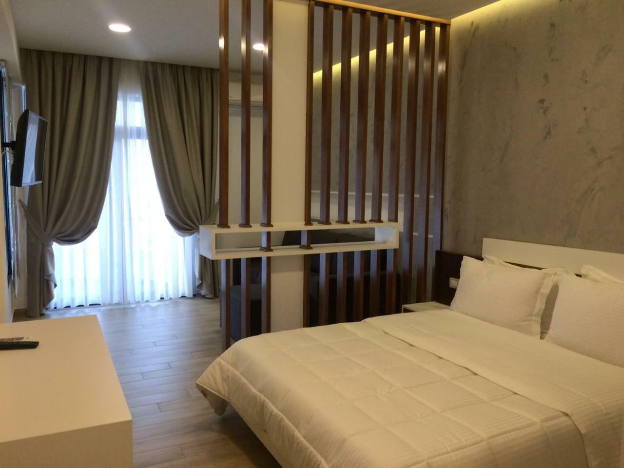 Mirage Hotel โกเลม ภายนอก รูปภาพ